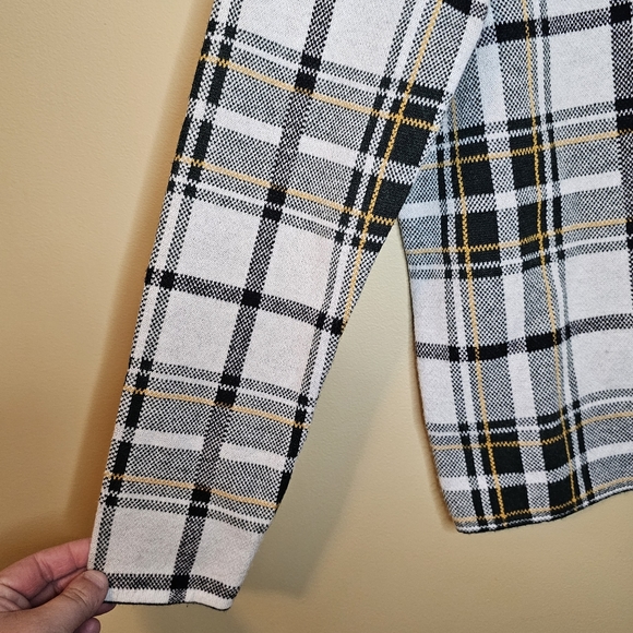 Tahari Plaid turtleneck long sleeve top Size Large - Picture 9 of 9